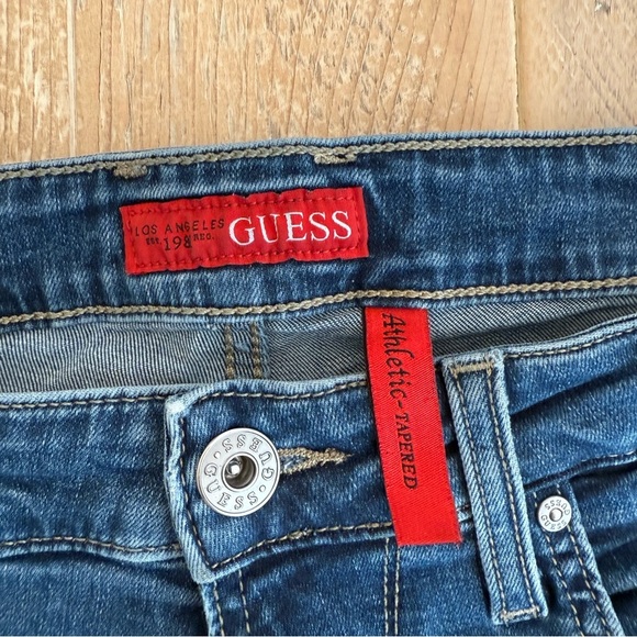 Guess Mens Athletic Tapered Denim Jeans Sz 32x28 Med Dark Wash - Picture 3 of 7